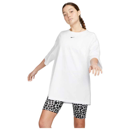 Nike Γυναικεία κοντομάνικη μπλούζα Sportswear Essential Nike Γυναικεία κοντομάνικη μπλούζα Sportswear Essential